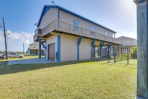 Hot Tub, Patio & Deck: Coastal Crystal Beach Home!