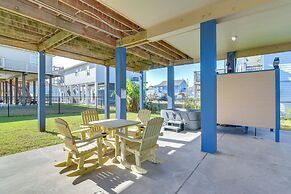 Hot Tub, Patio & Deck: Coastal Crystal Beach Home!