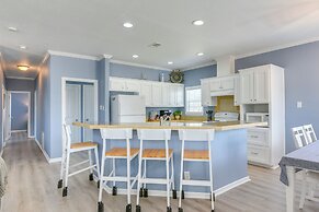 Hot Tub, Patio & Deck: Coastal Crystal Beach Home!