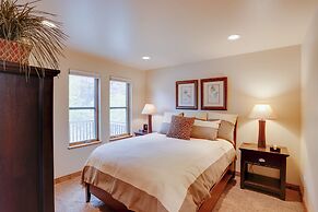 On Main Street: Ouray Getaway w/ Mountain Views!