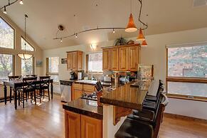 On Main Street: Ouray Getaway w/ Mountain Views!