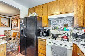 Condo ~ 15 Mi to Napa & 34 Mi to San Francisco!