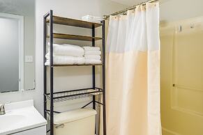 Spacious Family Retreat Near DC: Ideal For Groups!