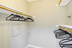 Spacious Family Retreat Near DC: Ideal For Groups!