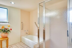 Golf Course & Mtn Views - Tucson Getaway!