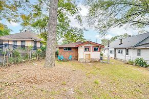 3 Mi to Dtwn: Home w/ Fenced Yard in Atlanta!