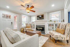 3 Mi to Dtwn: Home w/ Fenced Yard in Atlanta!