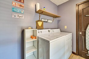 Bonnieville Farmhouse on 69 Acres w/ Porch!