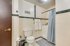 Bonnieville Farmhouse on 69 Acres w/ Porch!