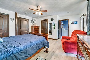 Bonnieville Farmhouse on 69 Acres w/ Porch!