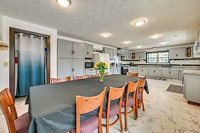 Bonnieville Farmhouse on 69 Acres w/ Porch!