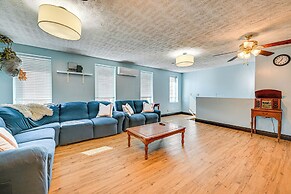 Bonnieville Farmhouse on 69 Acres w/ Porch!