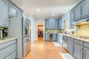 ~ 30 Mi to Atlanta - The Wellness Manor w/ Deck!