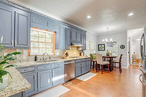 ~ 30 Mi to Atlanta - The Wellness Manor w/ Deck!