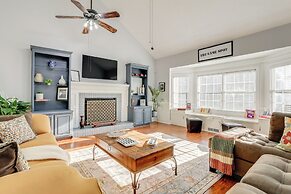 ~ 30 Mi to Atlanta - The Wellness Manor w/ Deck!