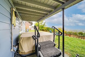 Hot Tub & Sweeping Views: Apt in Clarkston!