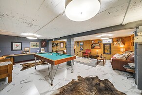 Hot Tub & Sweeping Views: Apt in Clarkston!