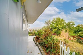 Hot Tub & Sweeping Views: Apt in Clarkston!