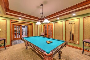 Solihaus: Ski In/ski Out Condo w/ Rooftop Hot Tub!