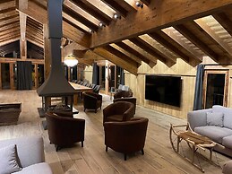 Prestigious Chalet With Views in Vanoise