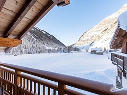 Prestigious Chalet With Views in Vanoise
