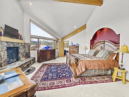 Mountain View Ski Lodge 5 Bedroom Townhouse