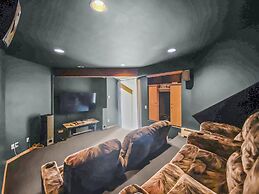 Mountain View Ski Lodge 5 Bedroom Townhouse