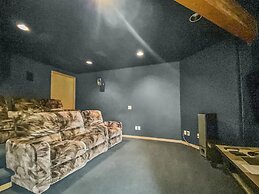 Mountain View Ski Lodge 5 Bedroom Townhouse