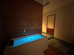 Madras Chronicle Bay Resort & Spa