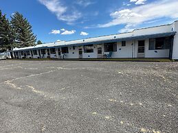 Maverick Motel and Glamp Ground