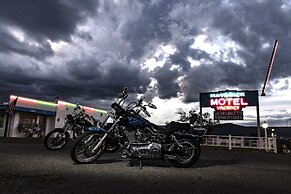 Maverick Motel and Glamp Ground