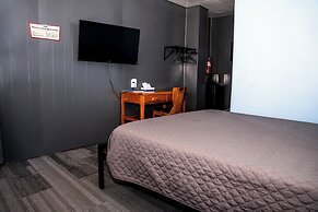 Maverick Motel and Glamp Ground