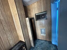 Maverick Motel and Glamp Ground