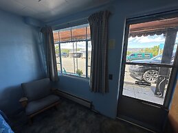 Maverick Motel and Glamp Ground