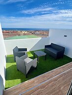 Sea View Bungalow with Communal Pool