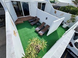 Sea View Bungalow with Communal Pool