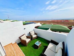 Sea View Bungalow with Communal Pool