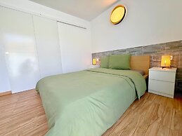 Sea View Bungalow with Communal Pool