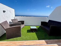 Sea View Bungalow with Communal Pool