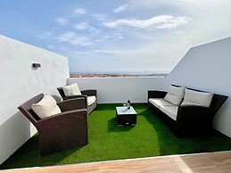 Sea View Bungalow with Communal Pool