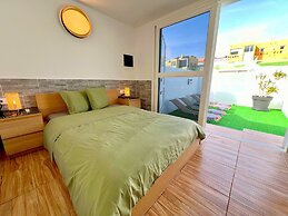 Sea View Bungalow with Communal Pool