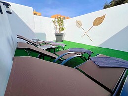 Sea View Bungalow with Communal Pool