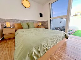 Sea View Bungalow with Communal Pool