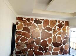 Seven Palms Executive Lodge