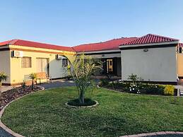 Pahotel Bed & Breakfast