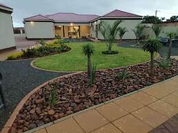 Pahotel Bed & Breakfast