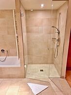 Whirlpool Suite Amadeus for an Unforgettable Holiday