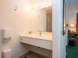 Hotel Fanobad Near Beach, Free Water Park Access