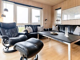 Well-maintained Holiday Home in Faborg
