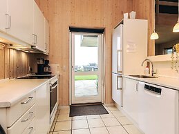 Well-maintained Holiday Home in Faborg
